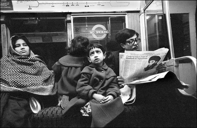 Candid Photos of Commuters of London Underground from the late 1980s