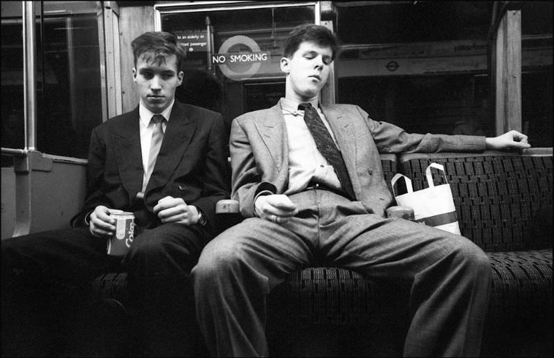 Candid Photos of Commuters of London Underground from the late 1980s