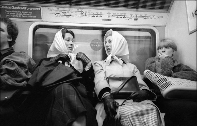 Candid Photos of Commuters of London Underground from the late 1980s