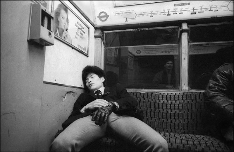 Candid Photos of Commuters of London Underground from the late 1980s