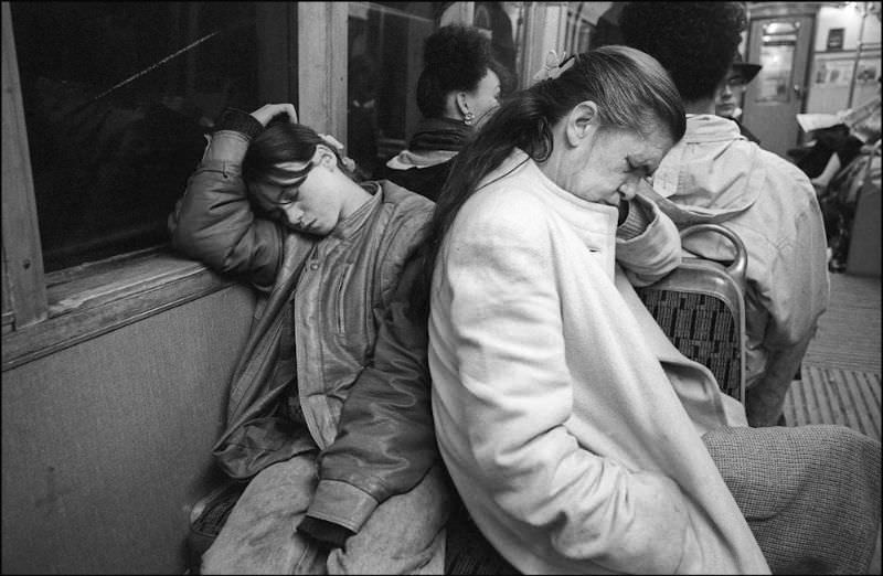 Candid Photos of Commuters of London Underground from the late 1980s