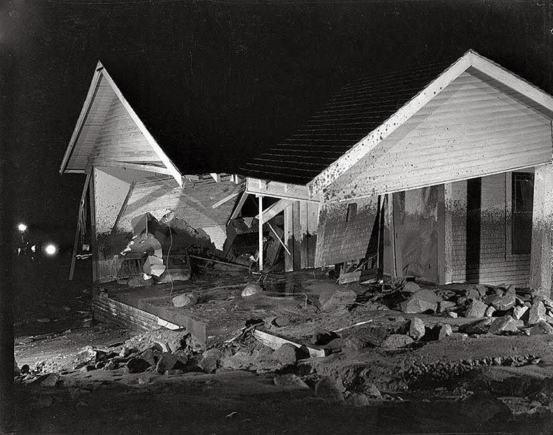 Severely damaged home at Sunset Avenue near Florencita Street in Montrose, 1934