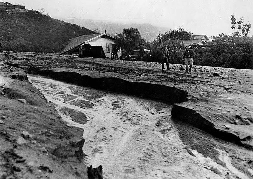 Water flows through the Hall-Beckley Wash where it intersects with Glenada Avenue in Montrose, 1934