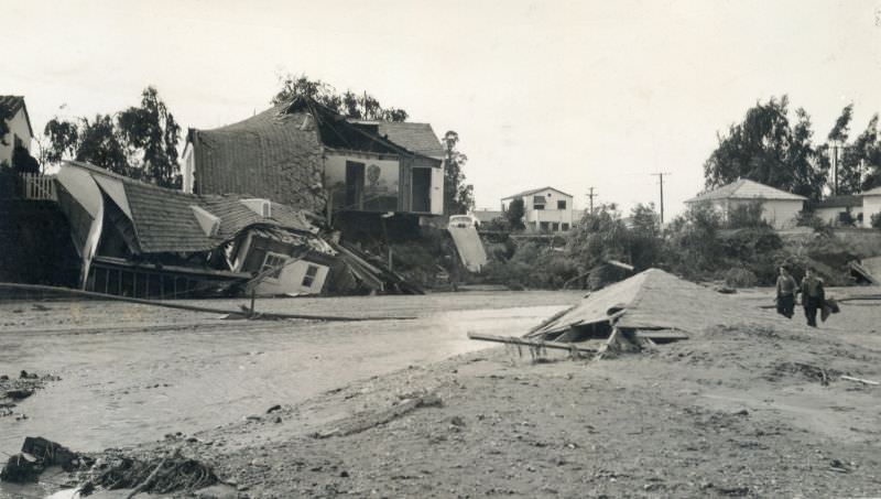 Rare Historical Photos of The Los Angeles flood of 1938