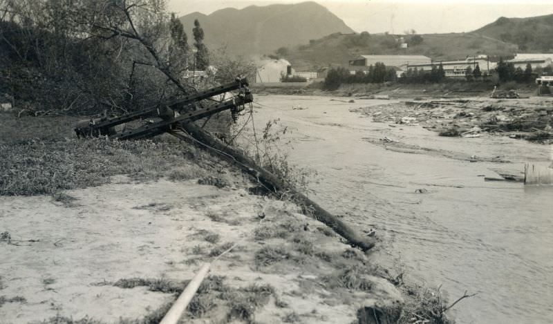 Rare Historical Photos of The Los Angeles flood of 1938