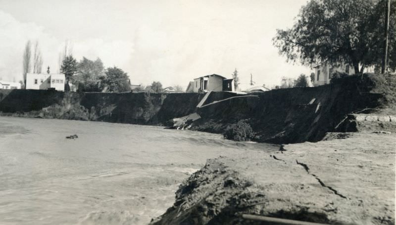 Rare Historical Photos of The Los Angeles flood of 1938