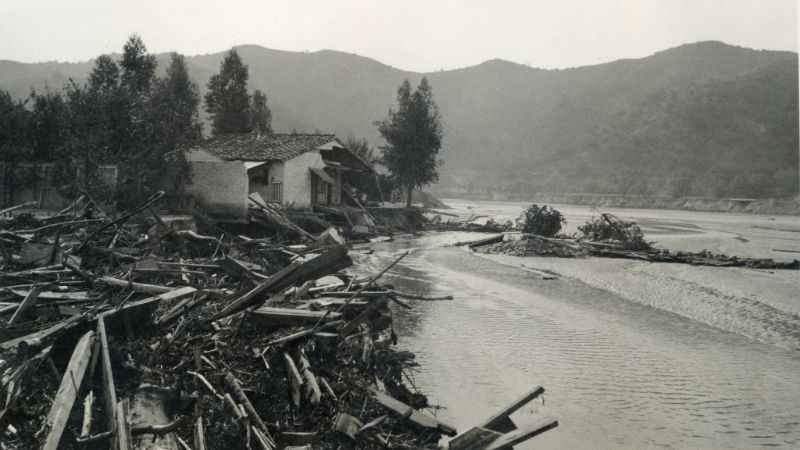 Rare Historical Photos of The Los Angeles flood of 1938