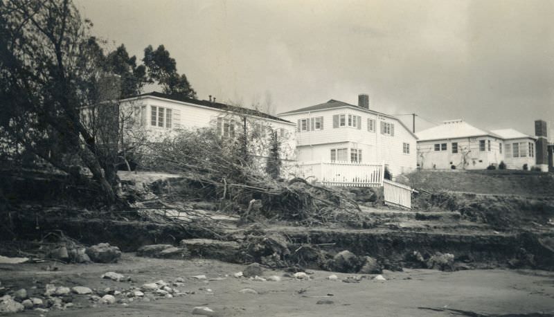 Rare Historical Photos of The Los Angeles flood of 1938