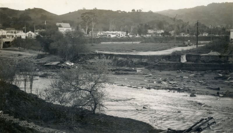 Rare Historical Photos of The Los Angeles flood of 1938