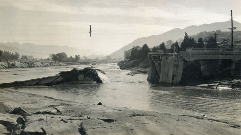 Rare Historical Photos of The Los Angeles flood of 1938