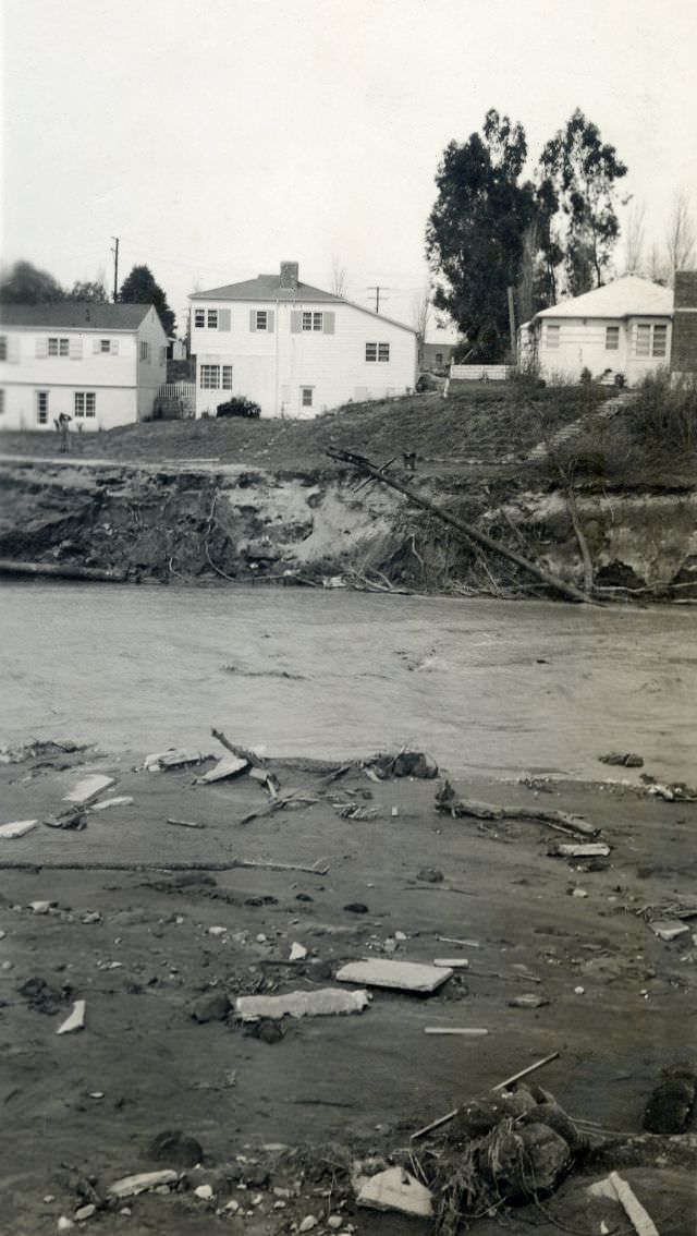 Rare Historical Photos of The Los Angeles flood of 1938