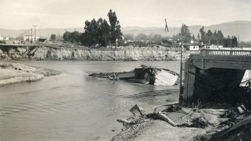 Rare Historical Photos of The Los Angeles flood of 1938