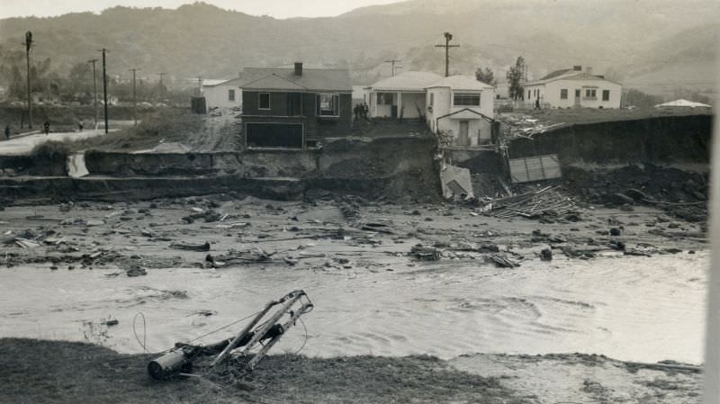 Rare Historical Photos of The Los Angeles flood of 1938