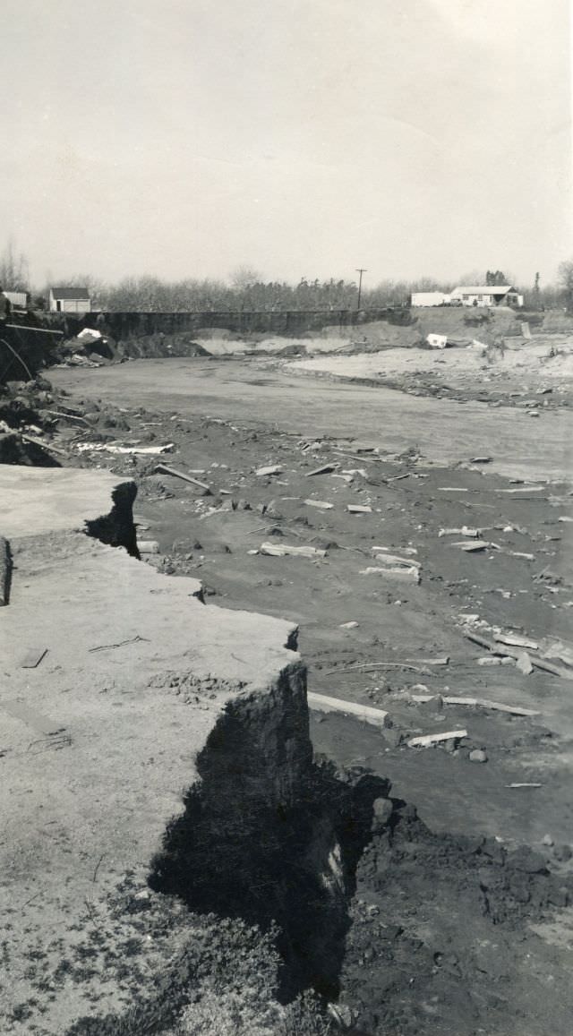 Rare Historical Photos of The Los Angeles flood of 1938