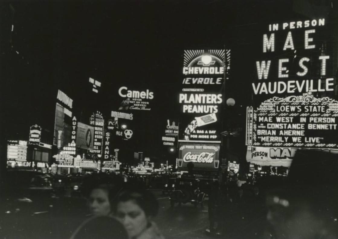 Mid-Century Manhattan: Fabulous Historical Photos of the Heart of NYC from 1938 to 1960