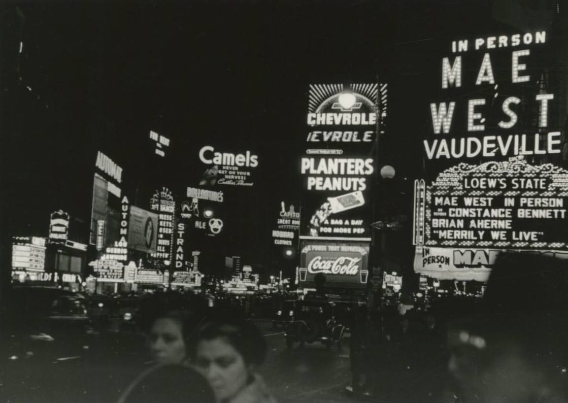 Mid-Century Manhattan: Fabulous Historical Photos of the Heart of NYC from 1938 to 1960