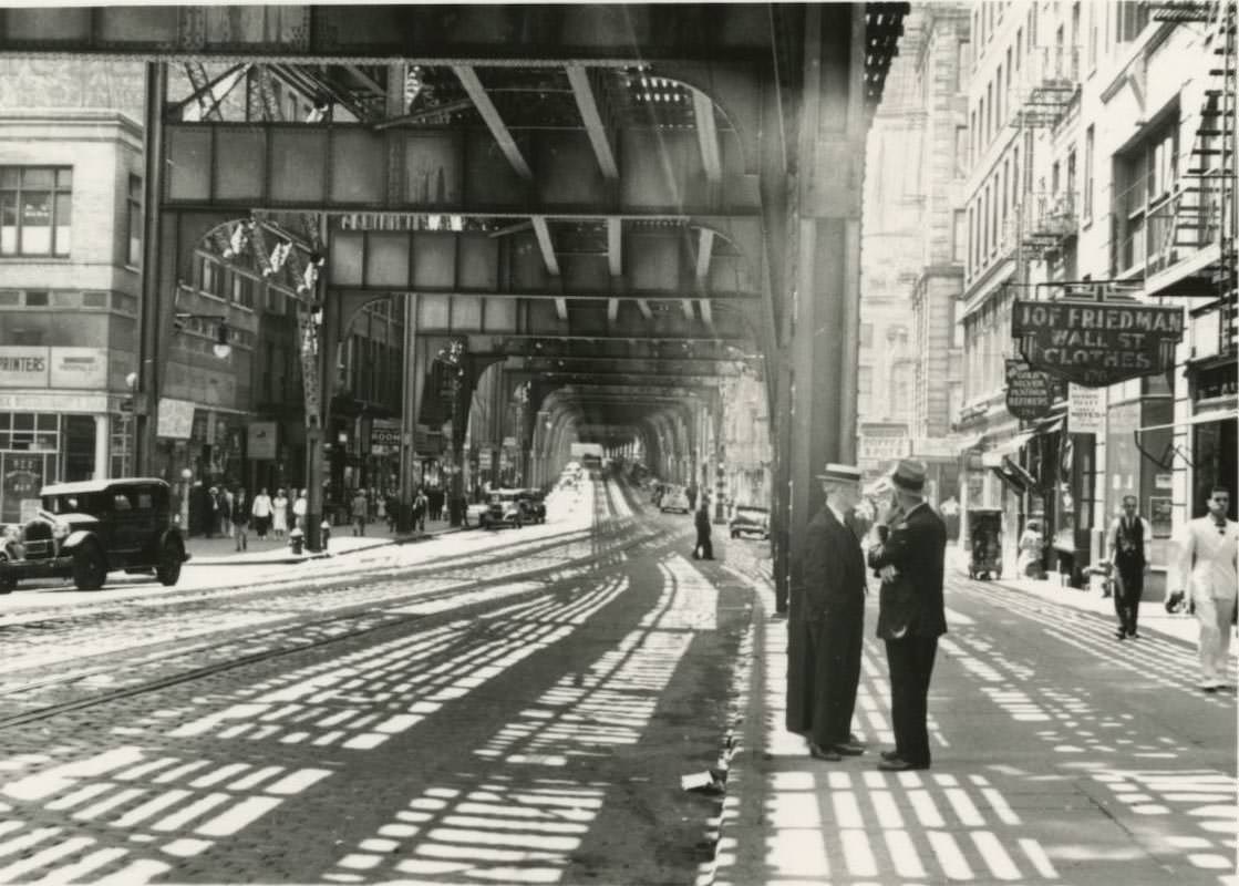 Spur of Third Avenue El along Park Row from Chatham Square to City Hall area, 1944