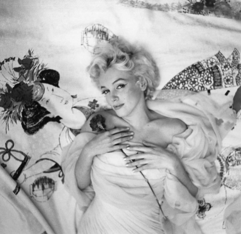 Gorgeous Portraits of Marilyn Monroe taken by Cecil Beaton in 1956