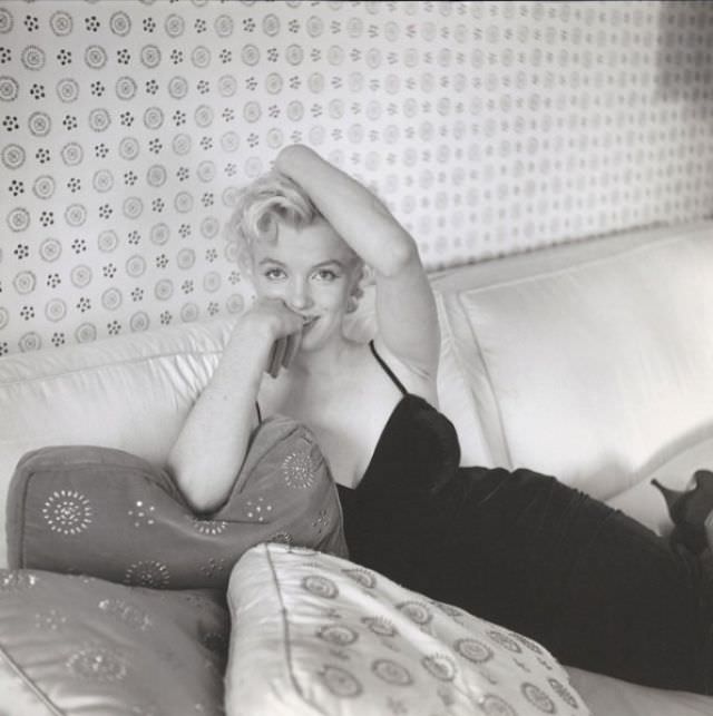 Gorgeous Portraits of Marilyn Monroe taken by Cecil Beaton in 1956