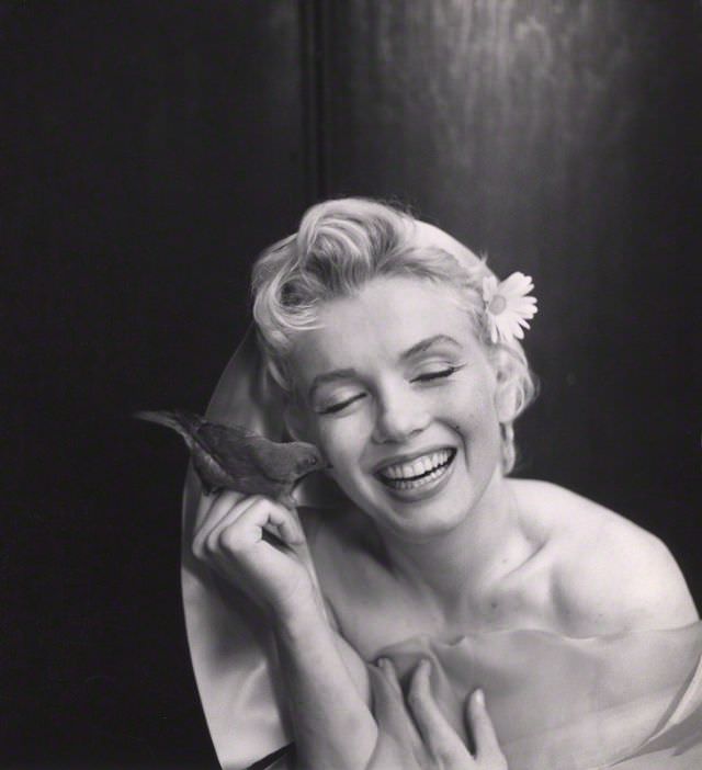 Gorgeous Portraits of Marilyn Monroe taken by Cecil Beaton in 1956