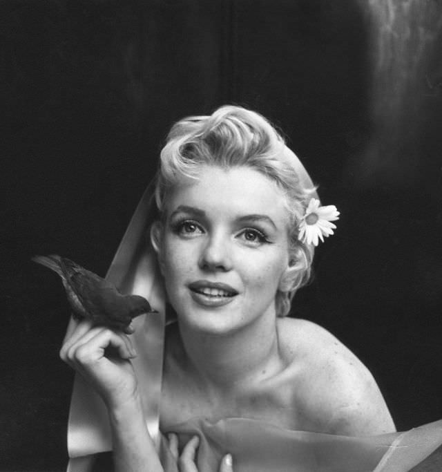 Gorgeous Portraits of Marilyn Monroe taken by Cecil Beaton in 1956