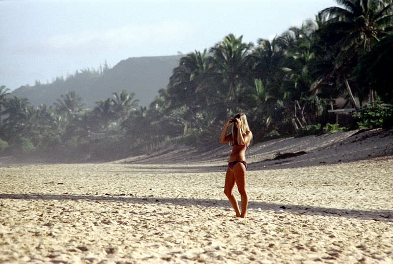 Stunning Photos of Oahu Beaches, Hawaii in the early 1970s