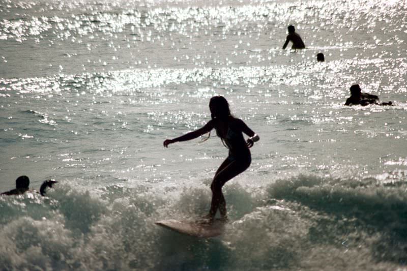 Stunning Photos of Oahu Beaches, Hawaii in the early 1970s