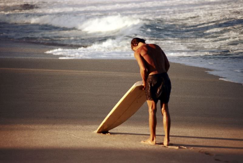 Stunning Photos of Oahu Beaches, Hawaii in the early 1970s