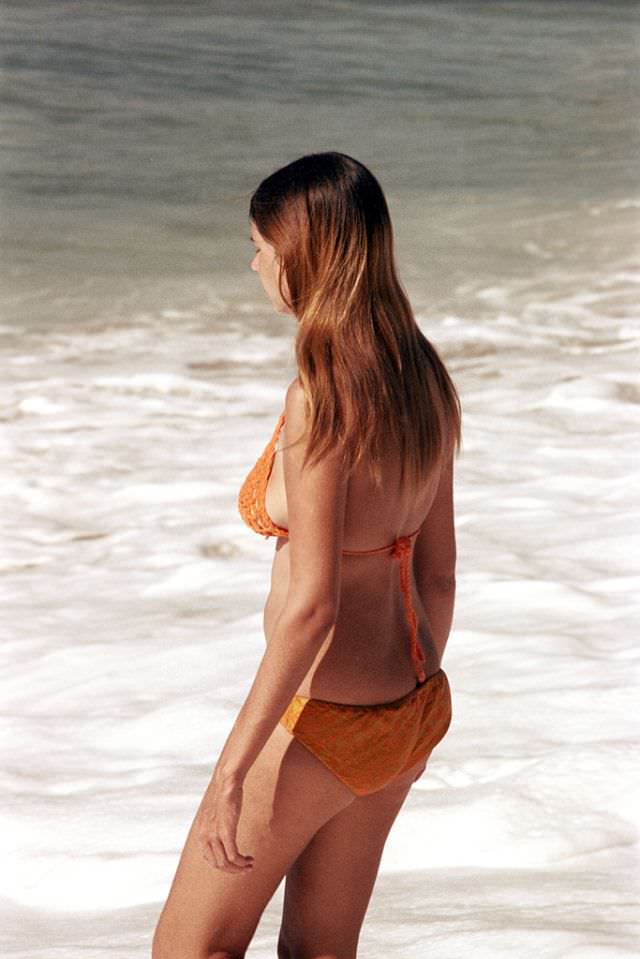 Stunning Photos of Oahu Beaches, Hawaii in the early 1970s