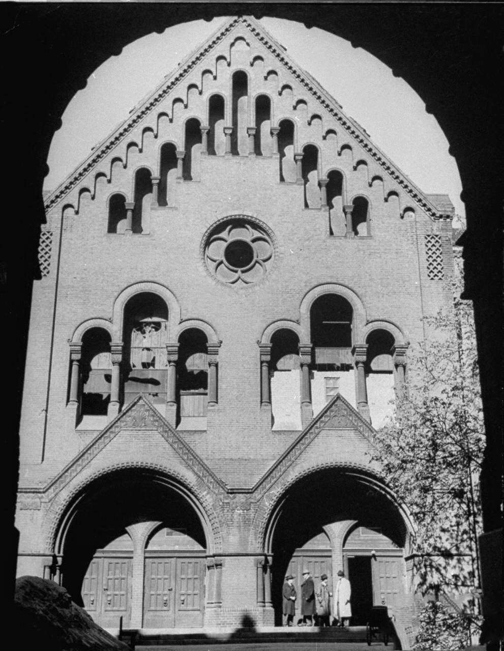 Exterior of a Berlin synagogue during Passover.