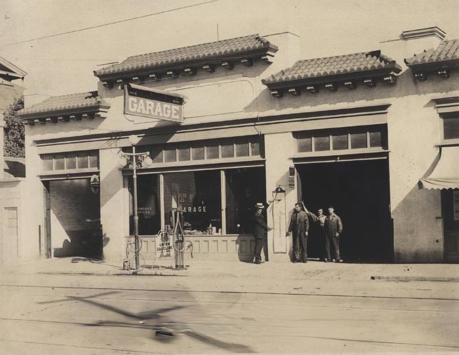 Truax & Drew's Garage on North side of Franklin Street between Main and Franklin, Santa Clara, 1920