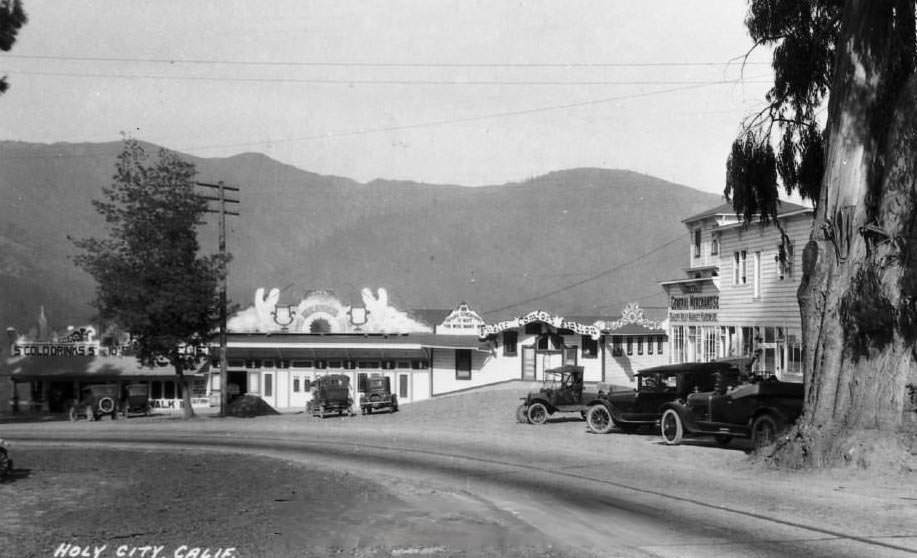 Looking down hill, from print shop to restaurant, 1928