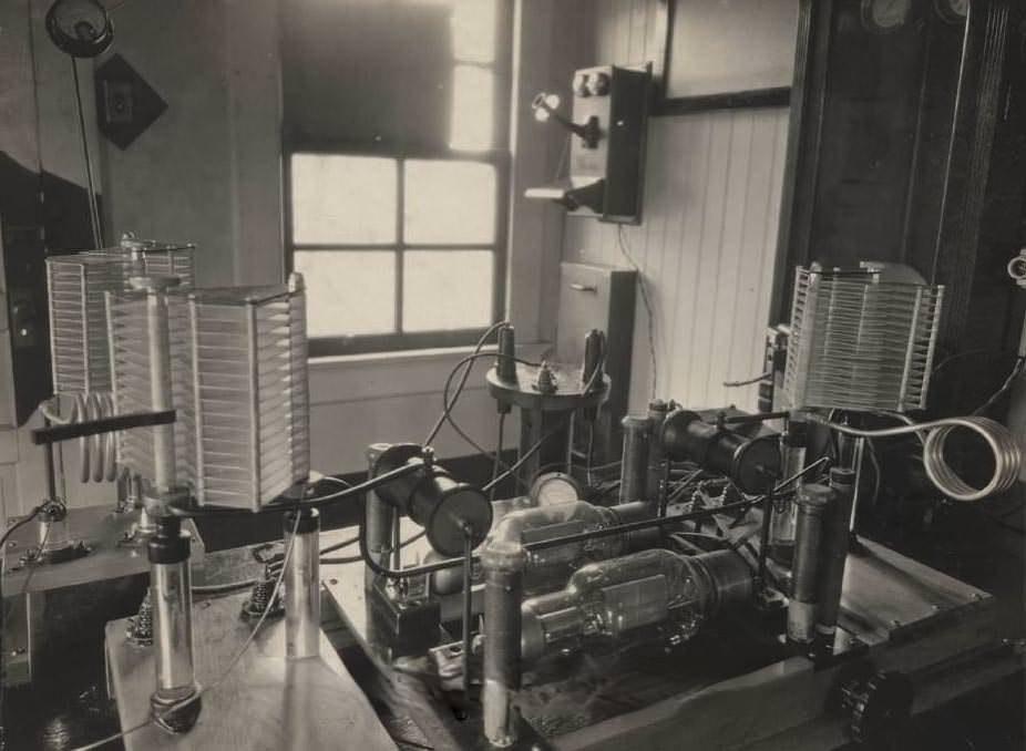 High frequency transmitter, built by Heintz and Kaufman, 1923