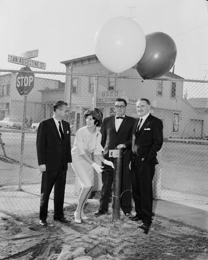 Ground-breaking of Community Bank Building at San Pedro and San Augustine Streets, 1963