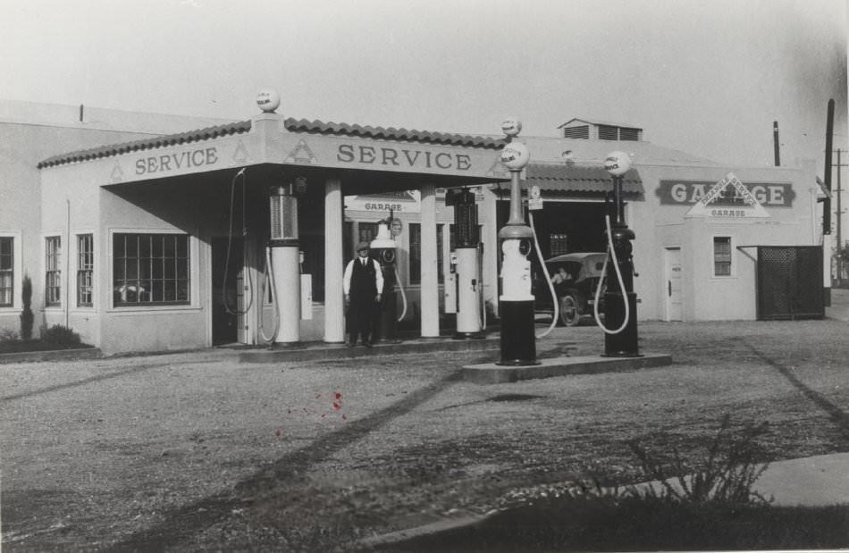 The Triangle Service garage located at East Williams Street, 1925