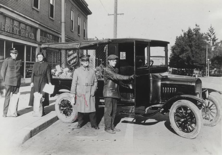 The Salvation Army truck at 211 South Market Street, 1925