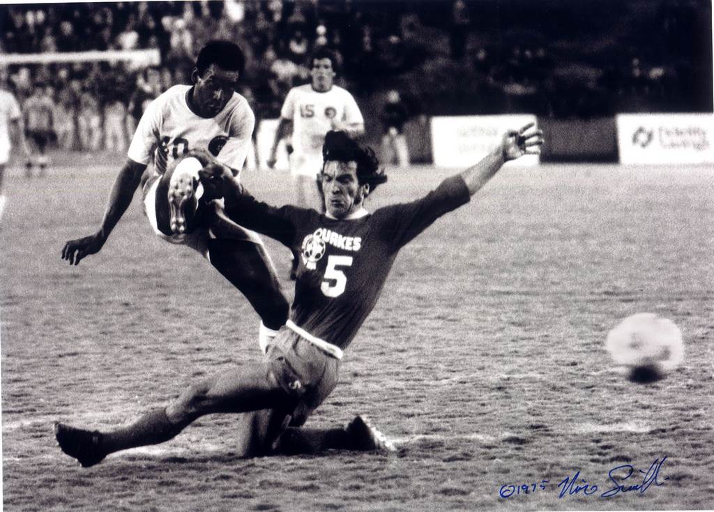 "Gabbo" Gavric slides into Pelé, 1975