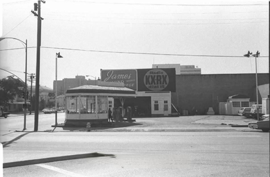 Associated Oil Gas Station, San Jose, 1974