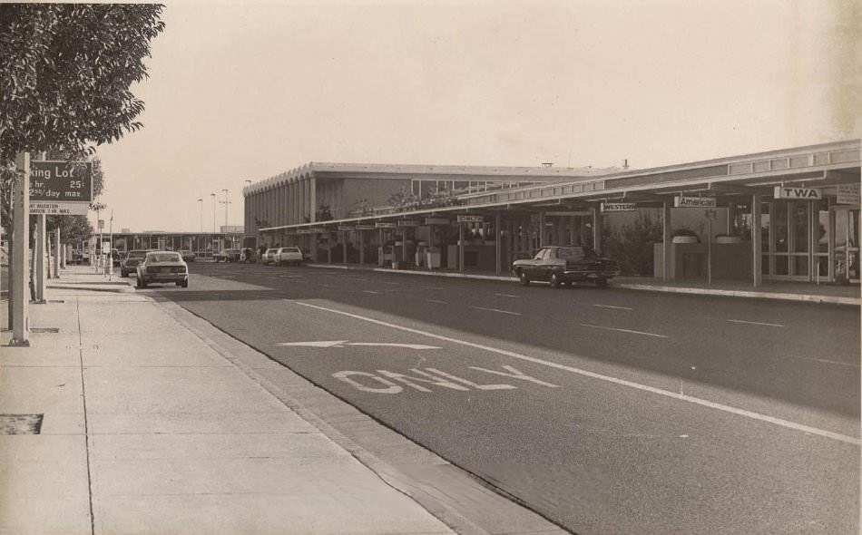 San Jose Airport, passenger terminal, 1973