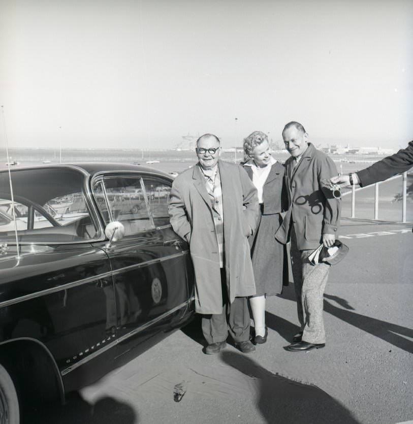 Embassy Room Opening Day Bus Eureka Group May, 1962