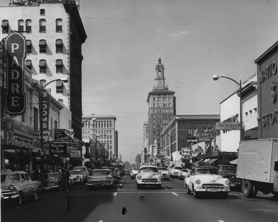 Parde Theater, First National Bank, Herold's, Zukors, National Dollar Store, 1961