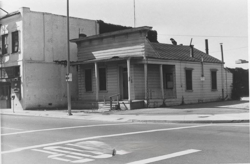 DeSaisset House on North San Pedro Street, 1970