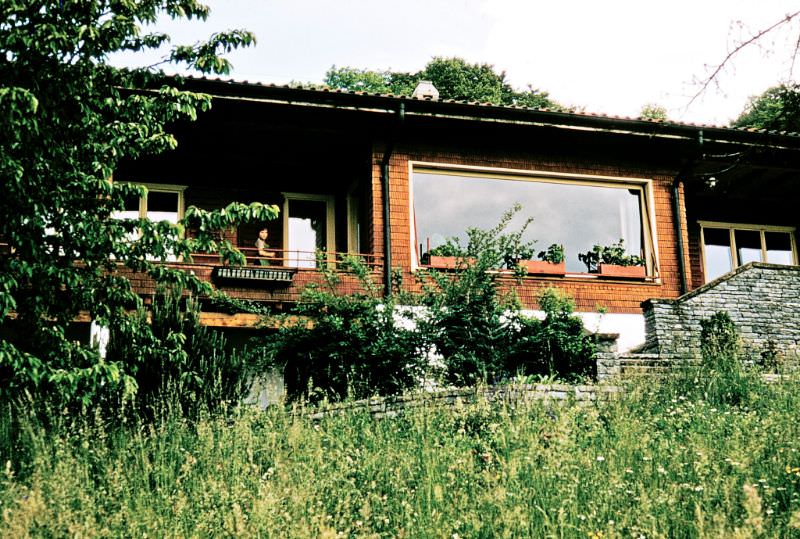 The $70,000 House, Gunten, Switzerland