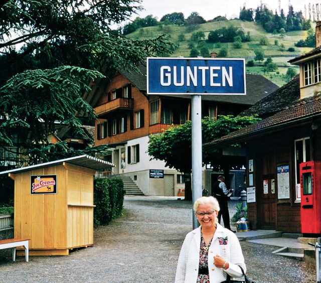 Northerly view along Ländteweg from the lakeside, Gunten, Switzerland