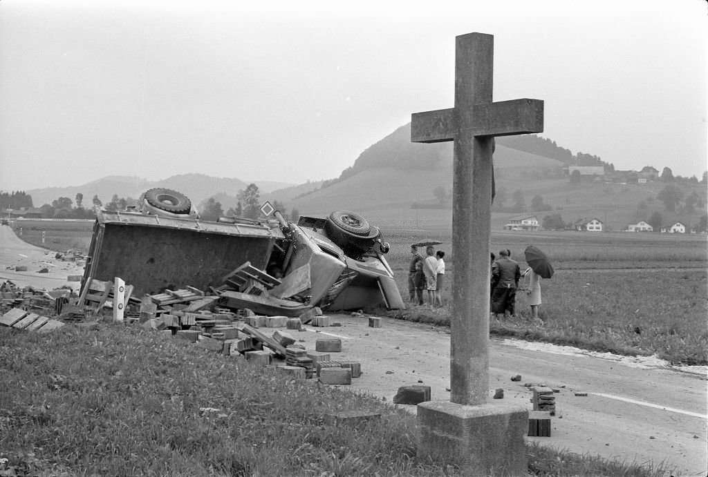 Truck accident near Ettiswil, 1970