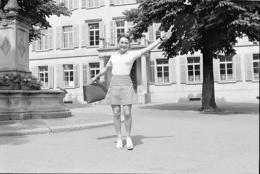 Zurich, youth at the end of her school days, 1970