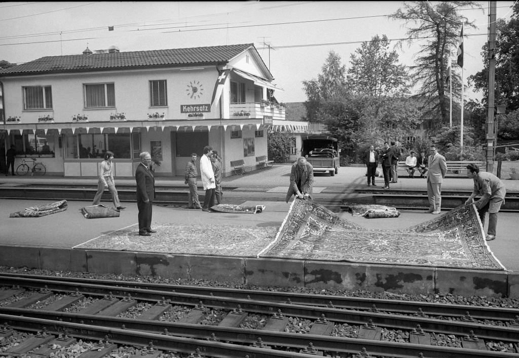 Making preparations for state visit, carpet is rolled out, 1970