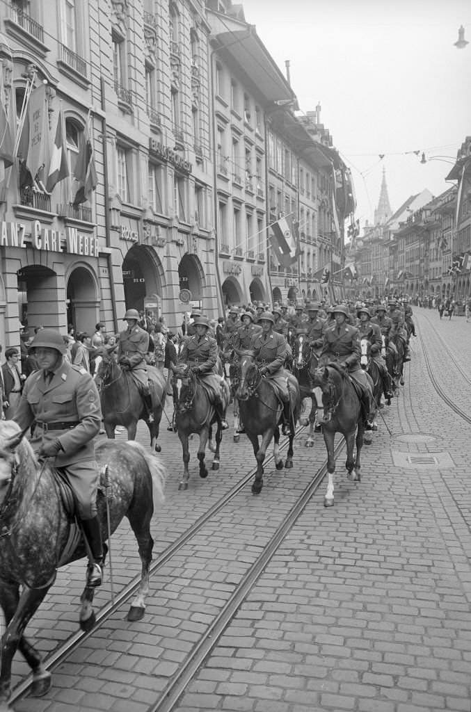 Soldiers on horseback; State visit of the indian President V.V. Giri, 1970