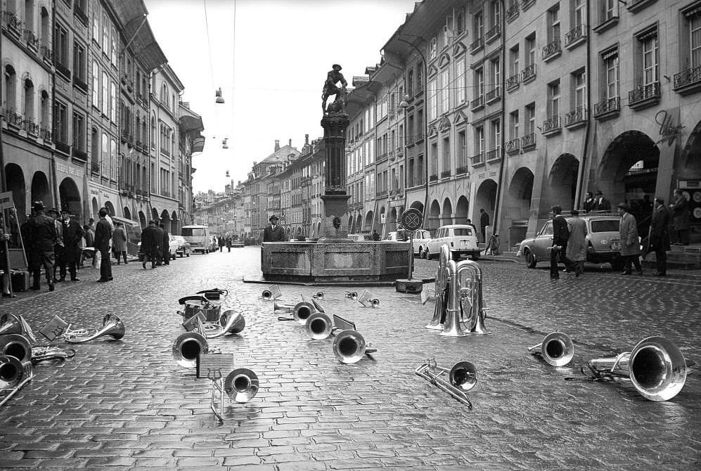 Brass instruments on road surface: May Day demonstration in Berne, 1970