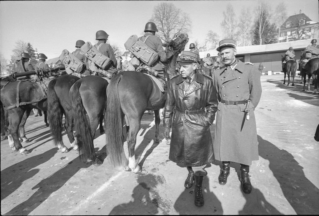 Demonstration of Dragoons regiment 1; Heitenried-Schwarzenburg 1970